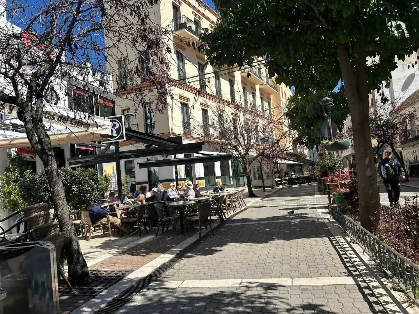 Außenansicht von Wohnung zur Miete in Estepona mit Klimaanlage, Möbliert und Internet