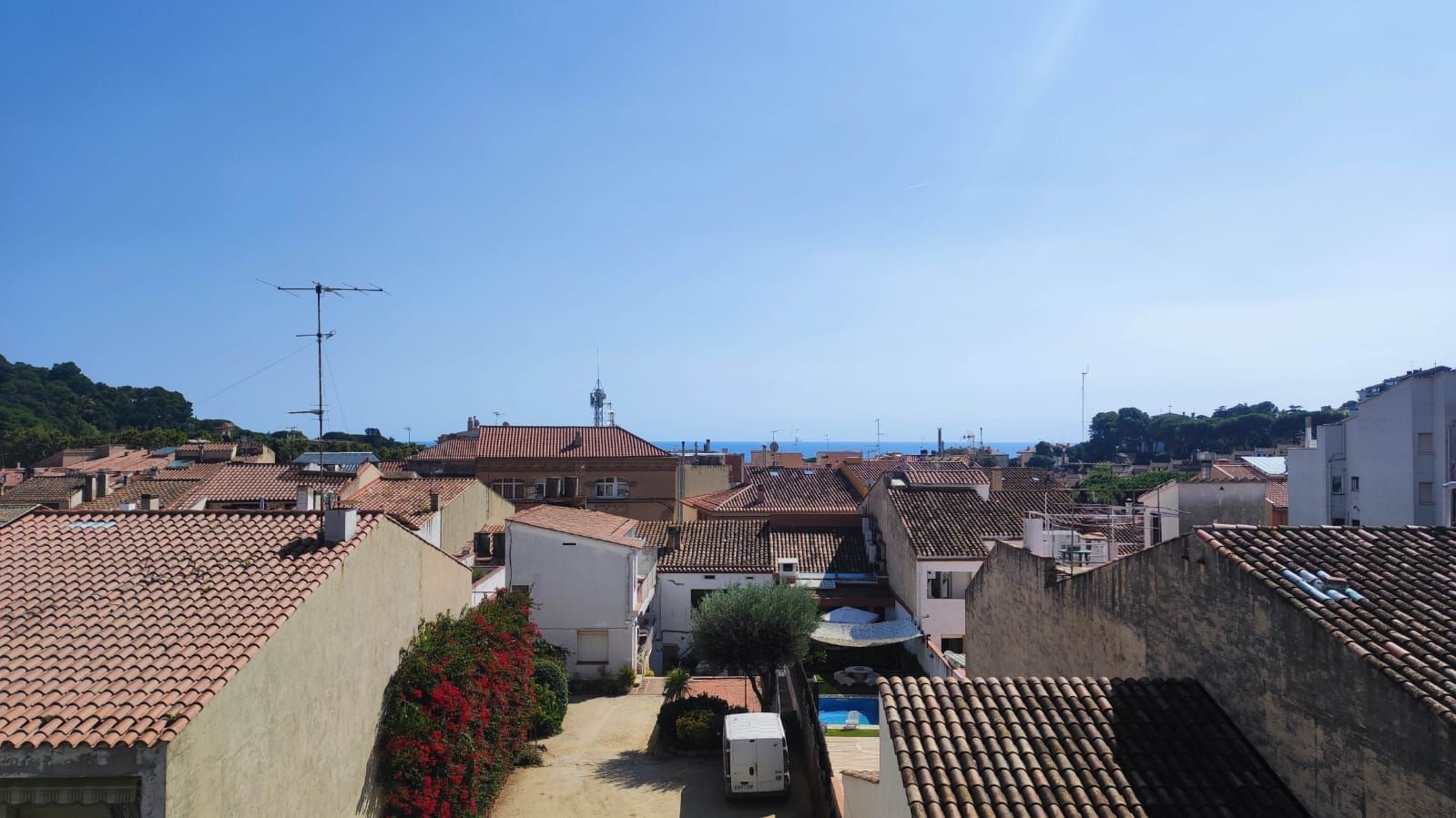 Exterior view of Attic for sale in Sant Andreu de Llavaneres  with Air Conditioner and Heating