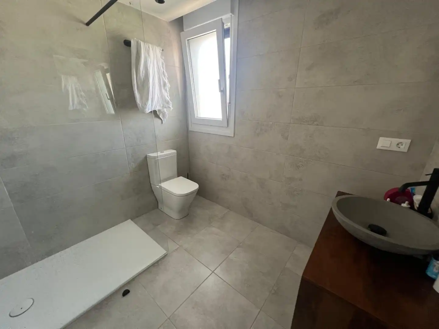 Bathroom of Flat for sale in Lardero  with Heating, Private garden and Parquet flooring
