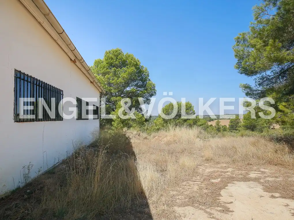 Finca rústica en venda a Requena