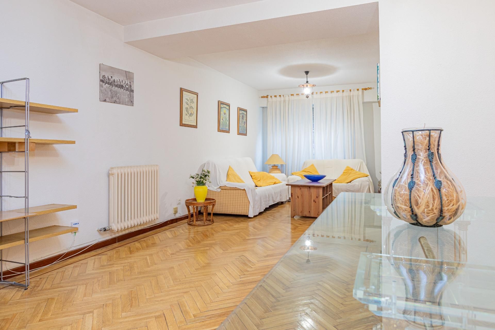 Bedroom of Apartment for sale in San Sebastián de los Reyes  with Heating, Parquet flooring and Community pool