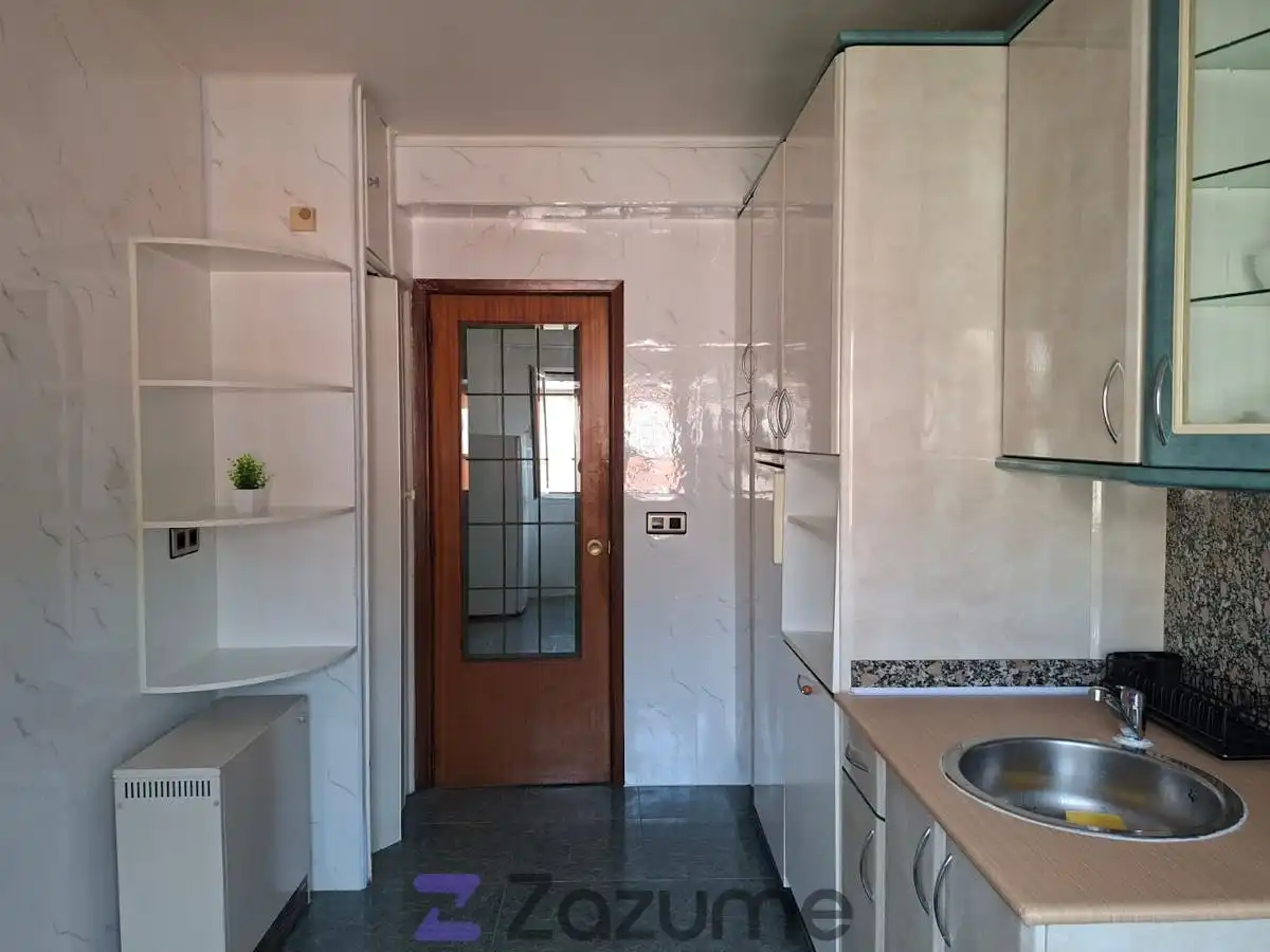 Kitchen of Flat for rent in Ponferrada  with Heating, Parquet flooring and Furnished