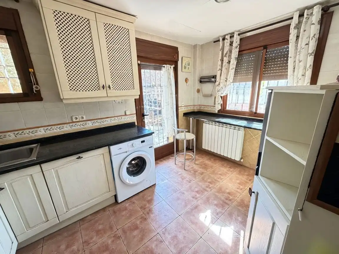 Detached house with pool for sale in Pioz, imagen 6