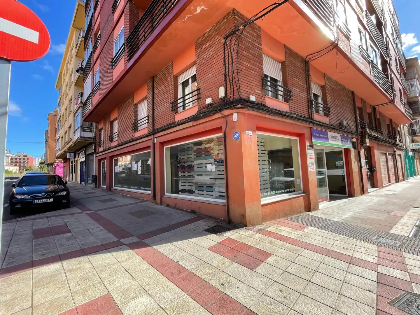 Local comercial en venda a San Mamés - La Palomera