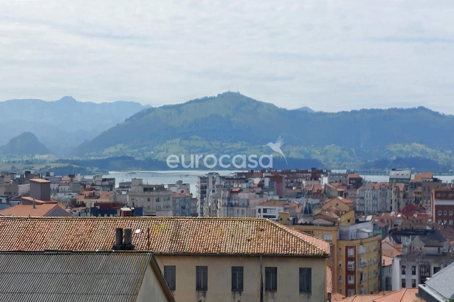 Vista exterior de Pis de lloguer en Santander amb Calefacció
