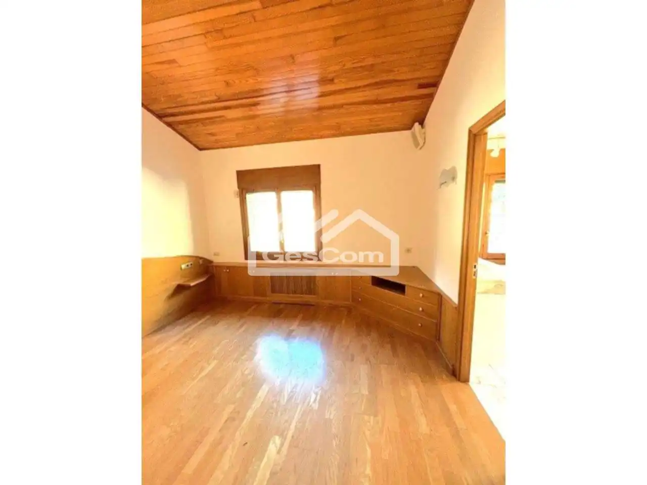 Sala de estar de Casa adosada en venta en Escaldes – Engordany con Calefacción y Jardín privado