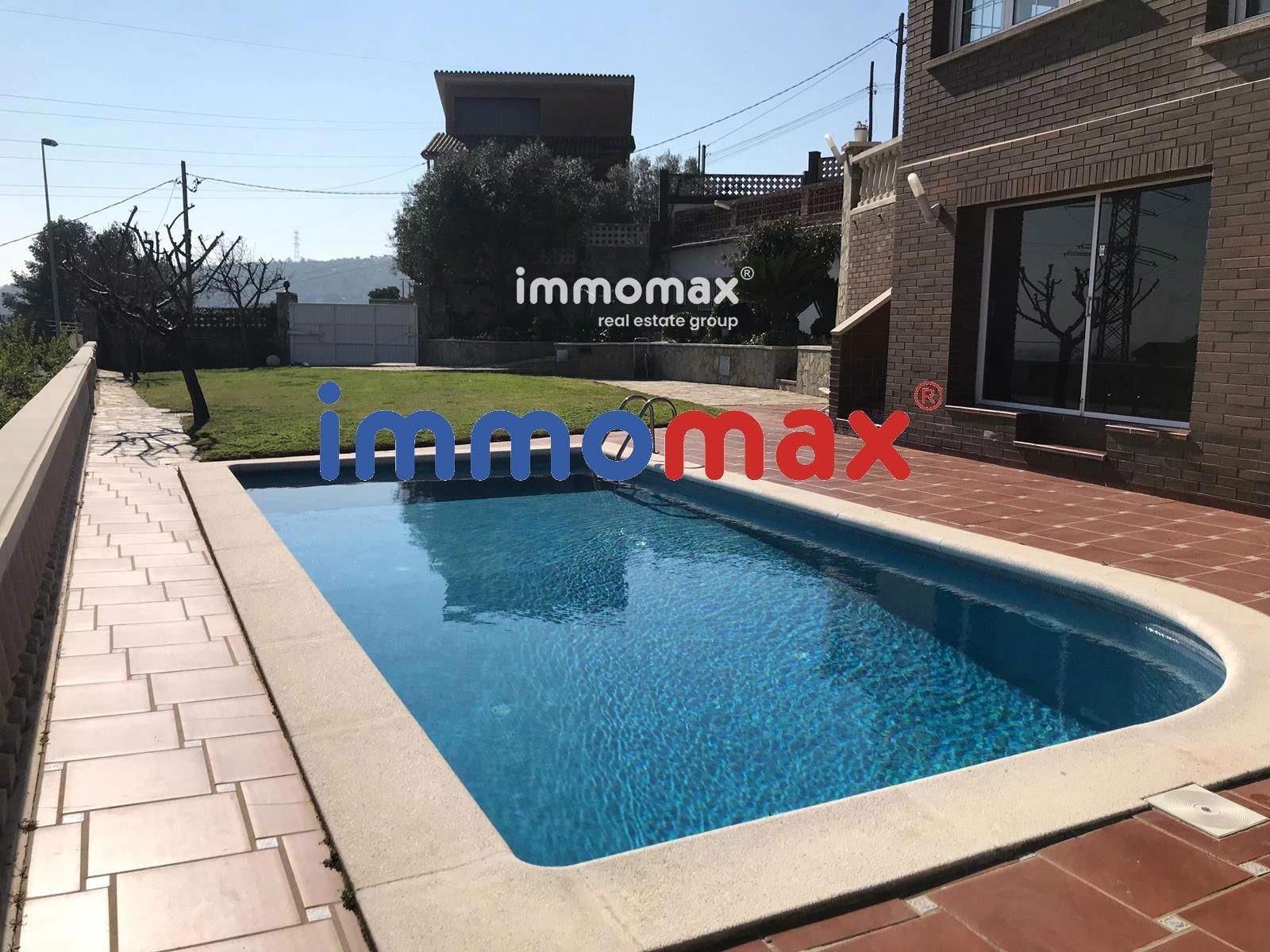 Piscina de Casa o xalet en venda en Sant Boi de Llobregat amb Aire condicionat, Calefacció i Terrassa