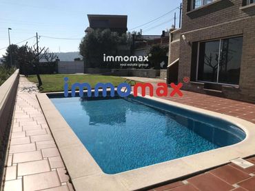 Casa con piscina en venta en Marianao