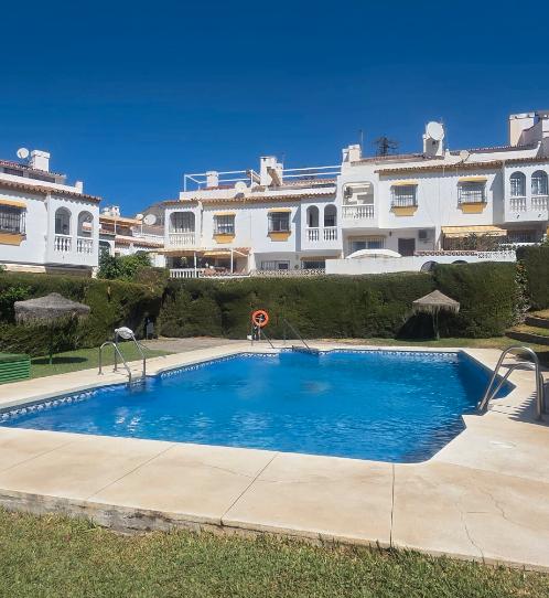 Foto 1 de Casa adosada en venda a Avenida las Palmeras, 87, Parque de la Paloma, Málaga