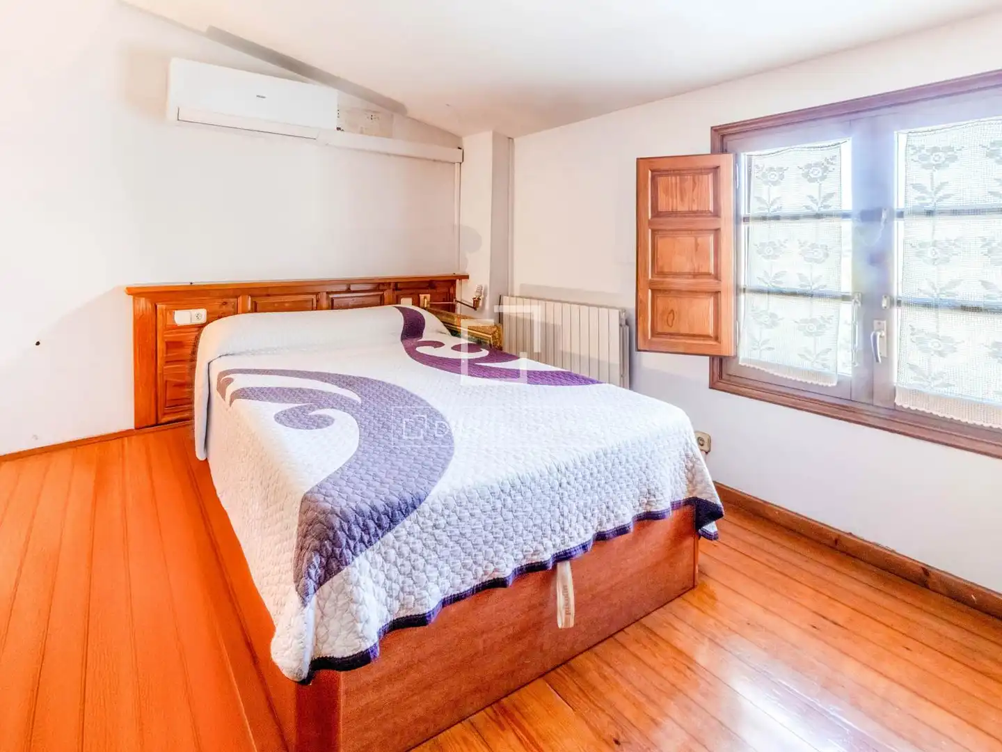 Dormitori de Finca rústica en venda en Castellet i la Gornal amb Jardí privat, Parquet i Terrassa
