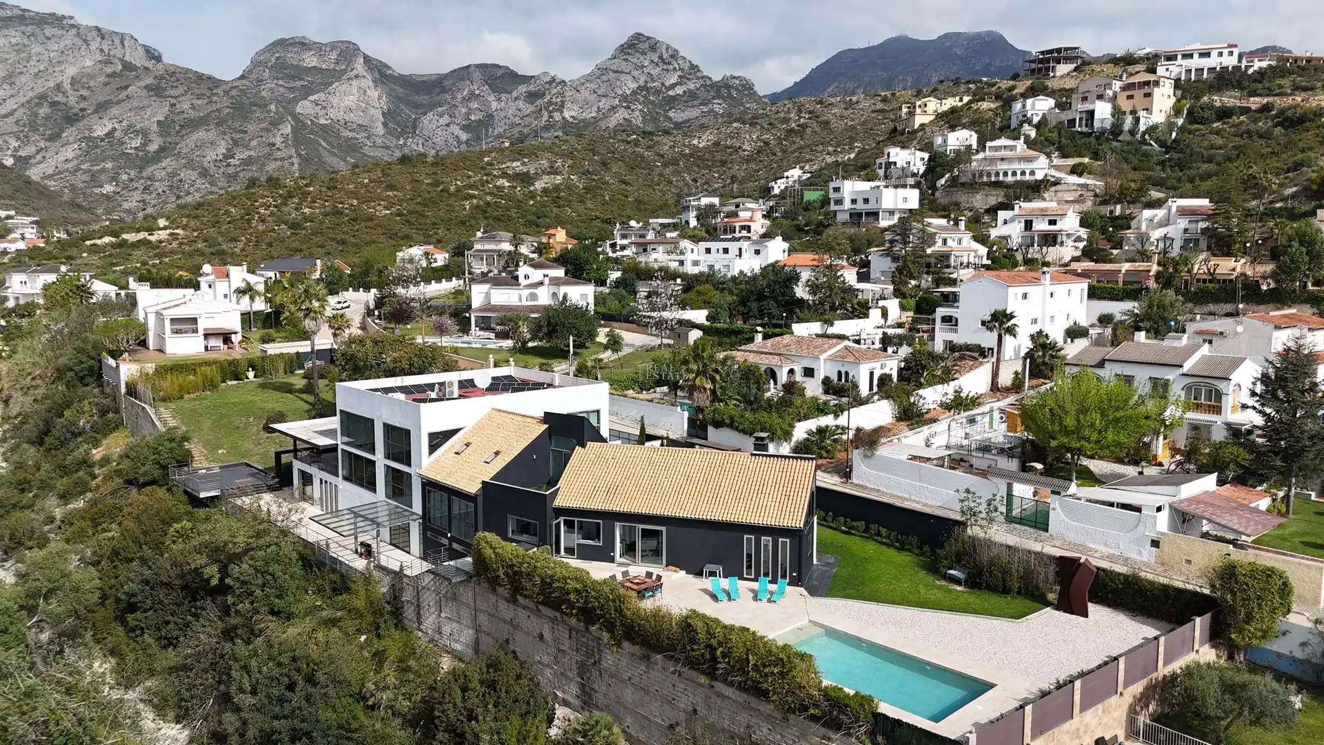 Casa amb terrassa en venda a Urb Montepino
