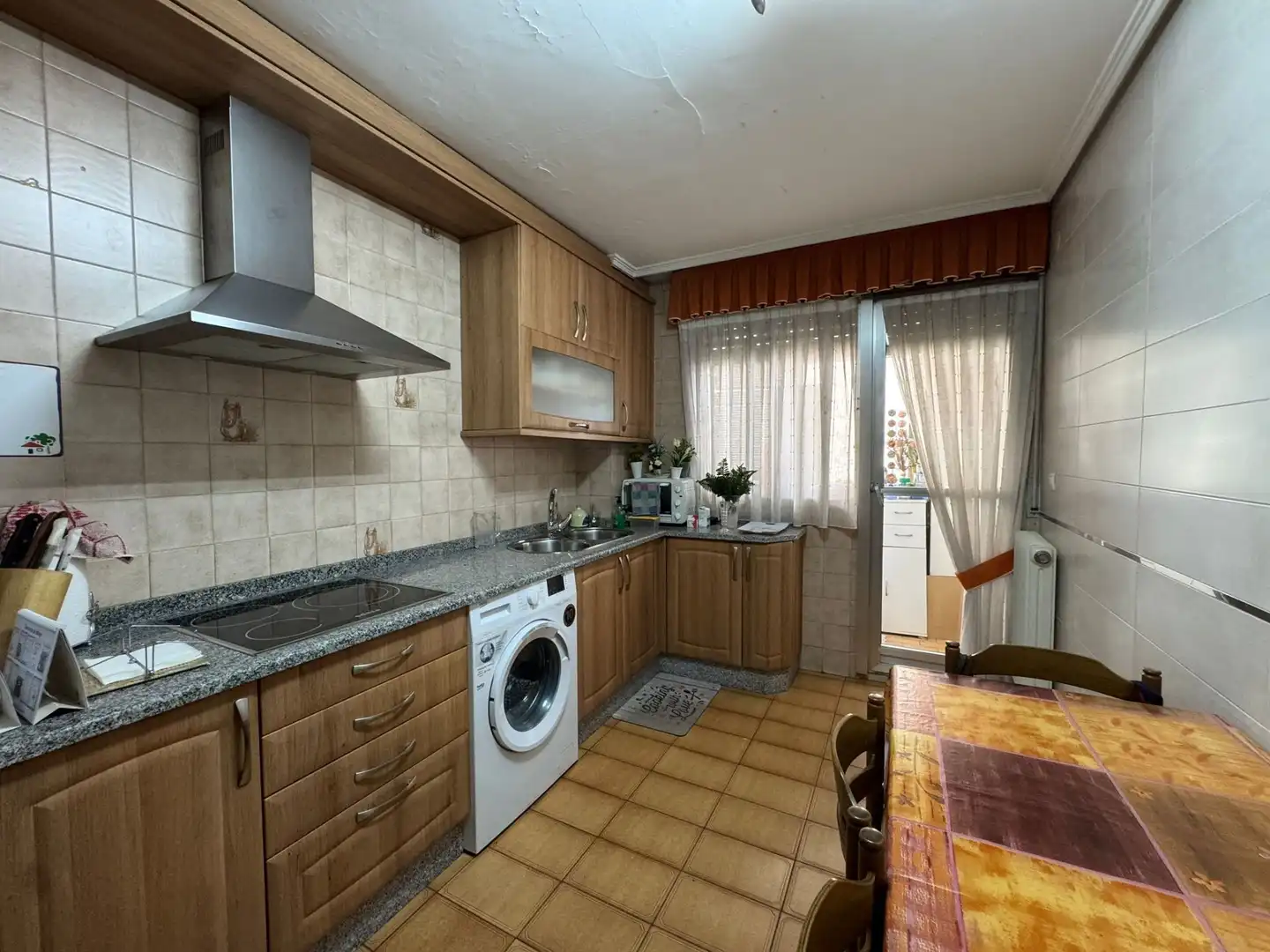 Cocina de Piso en venta en Benavente con Calefacción y Amueblado