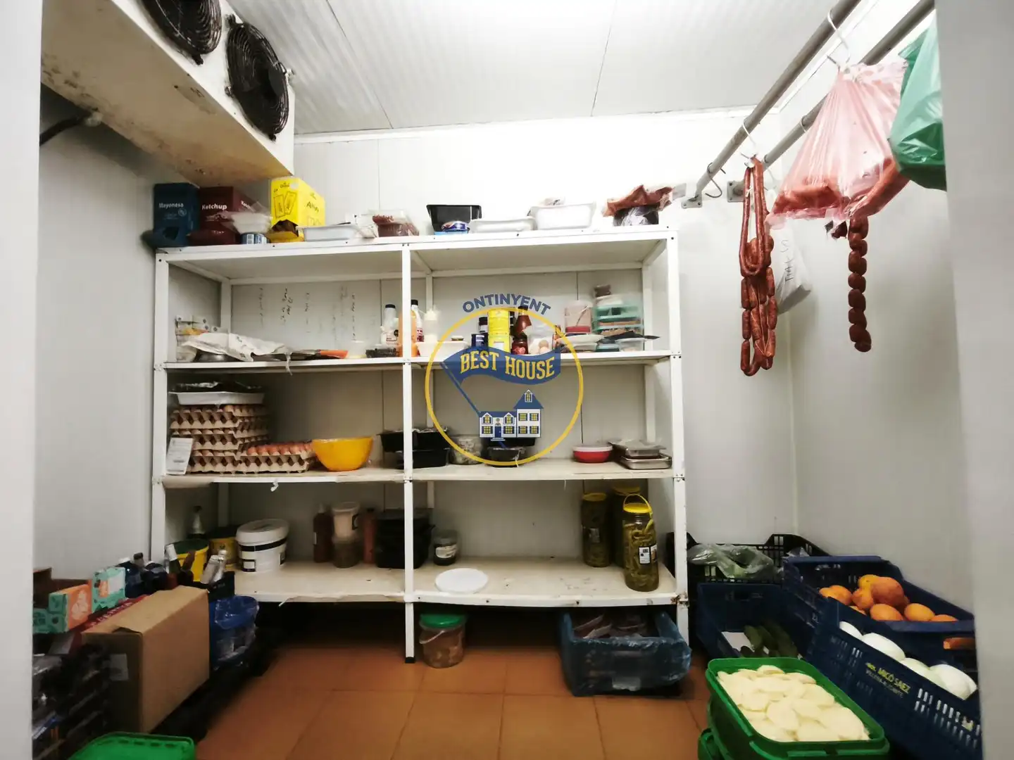 Küche von Fabrikhallen zum Verkauf in Cañada