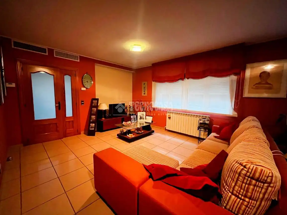 Sala de estar de Casa adosada en venta en Sobradiel con Calefacción y Jardín privado
