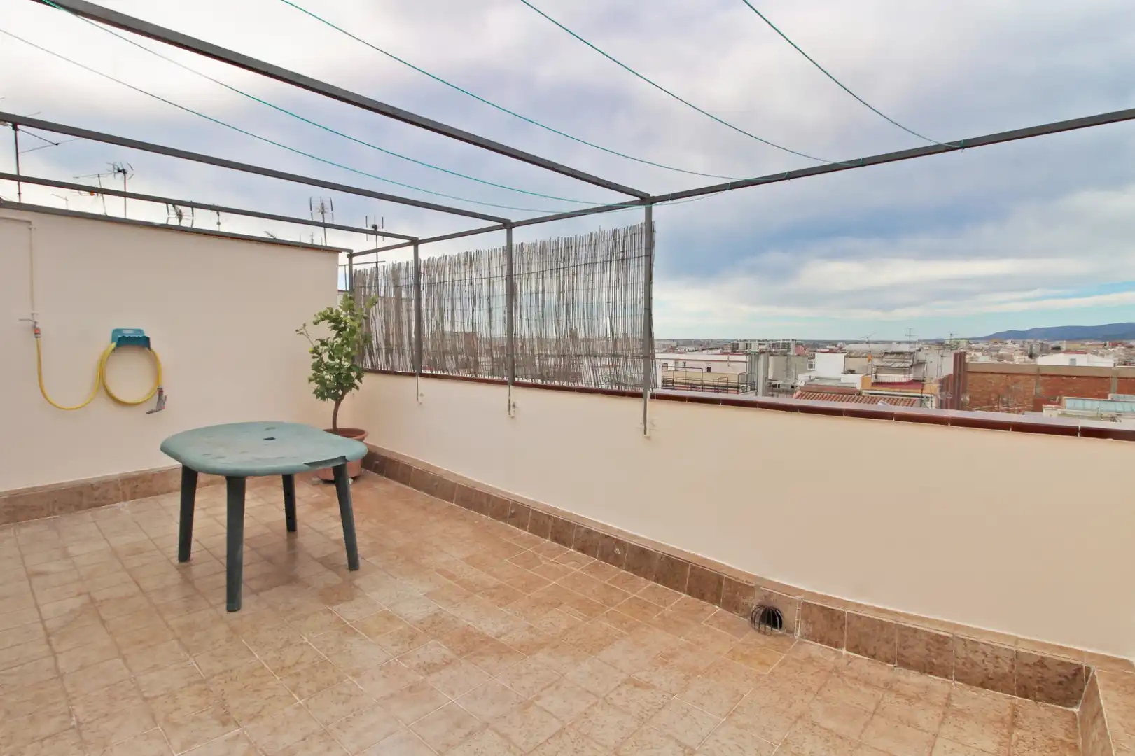 Terrasse von Dachboden zum Verkauf in L'Hospitalet de Llobregat mit Klimaanlage, Heizung und Terrasse