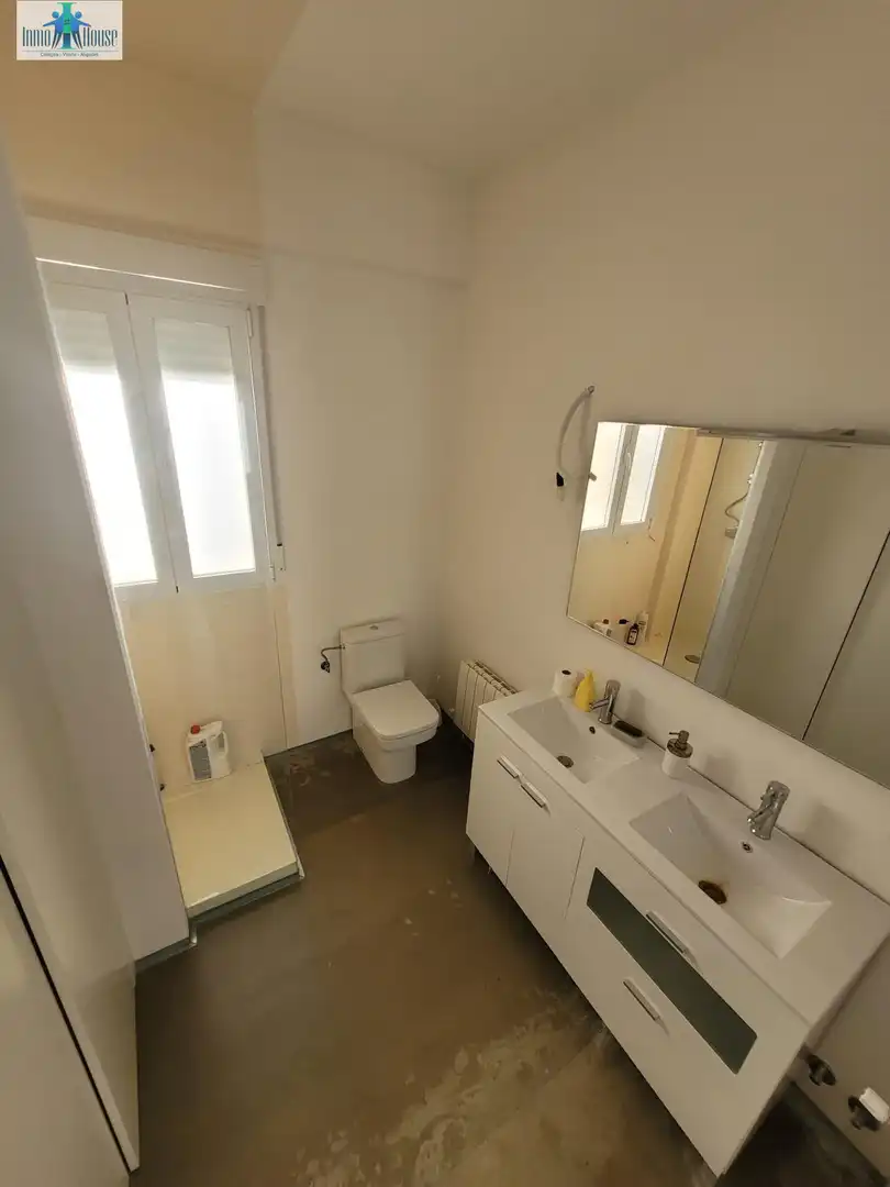 Bany de Apartament en venda en Albacete amb Calefacció i Moblat