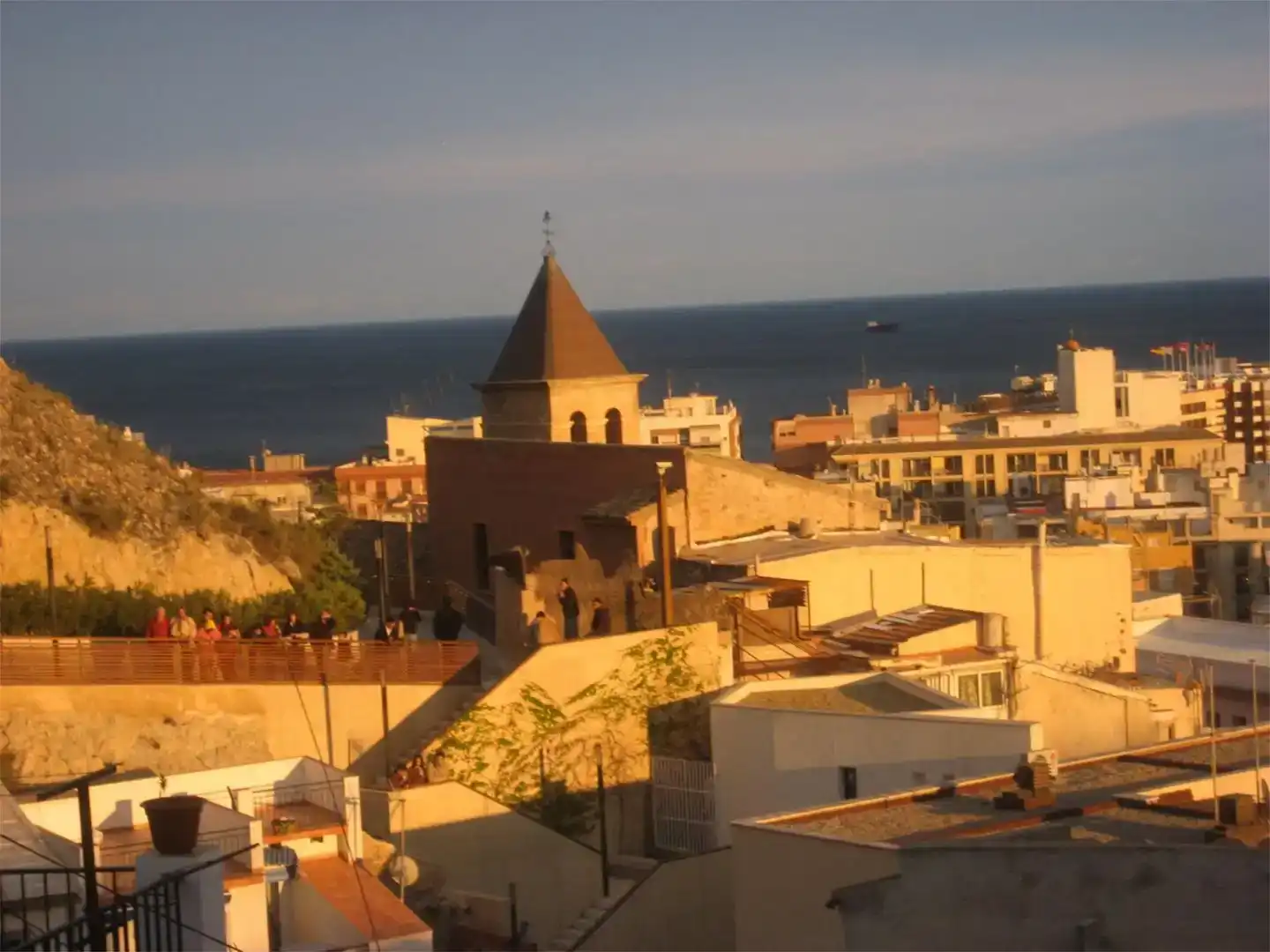Vista exterior de Casa adosada en venta en Alicante / Alacant con Aire acondicionado y Balcón