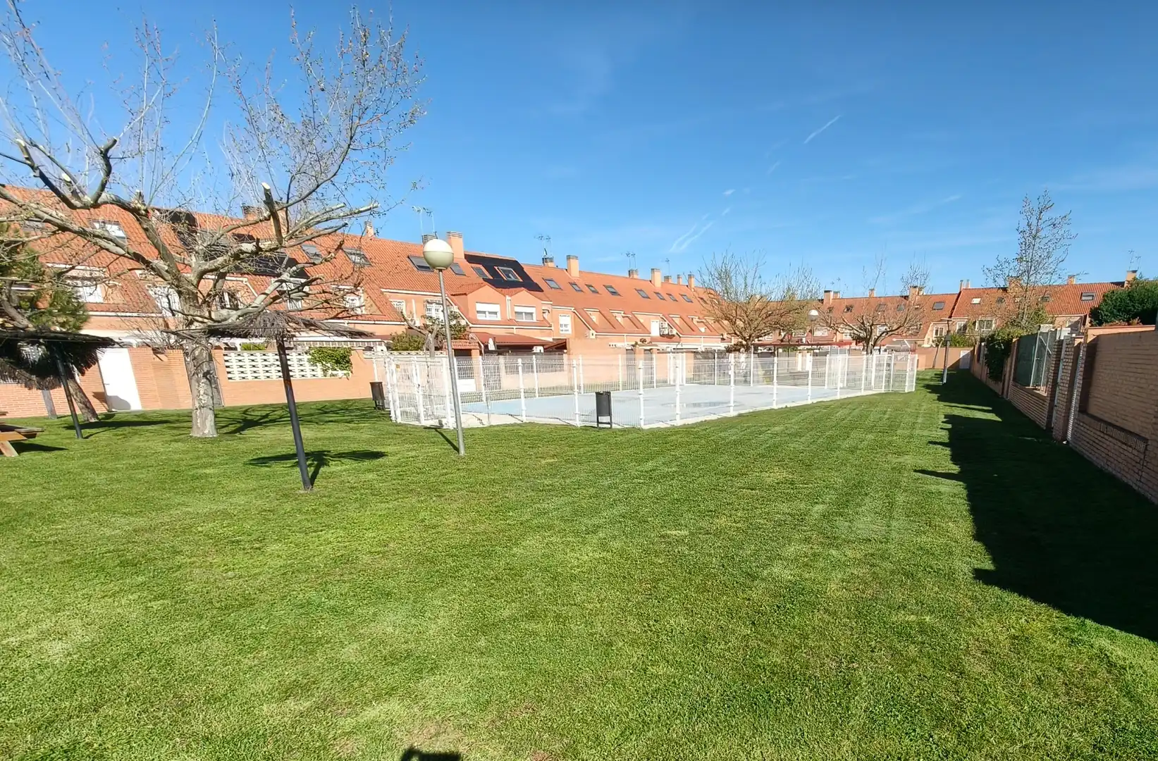 Vista exterior de Casa o chalet en venta en Parla con Aire acondicionado, Calefacción y Jardín privado