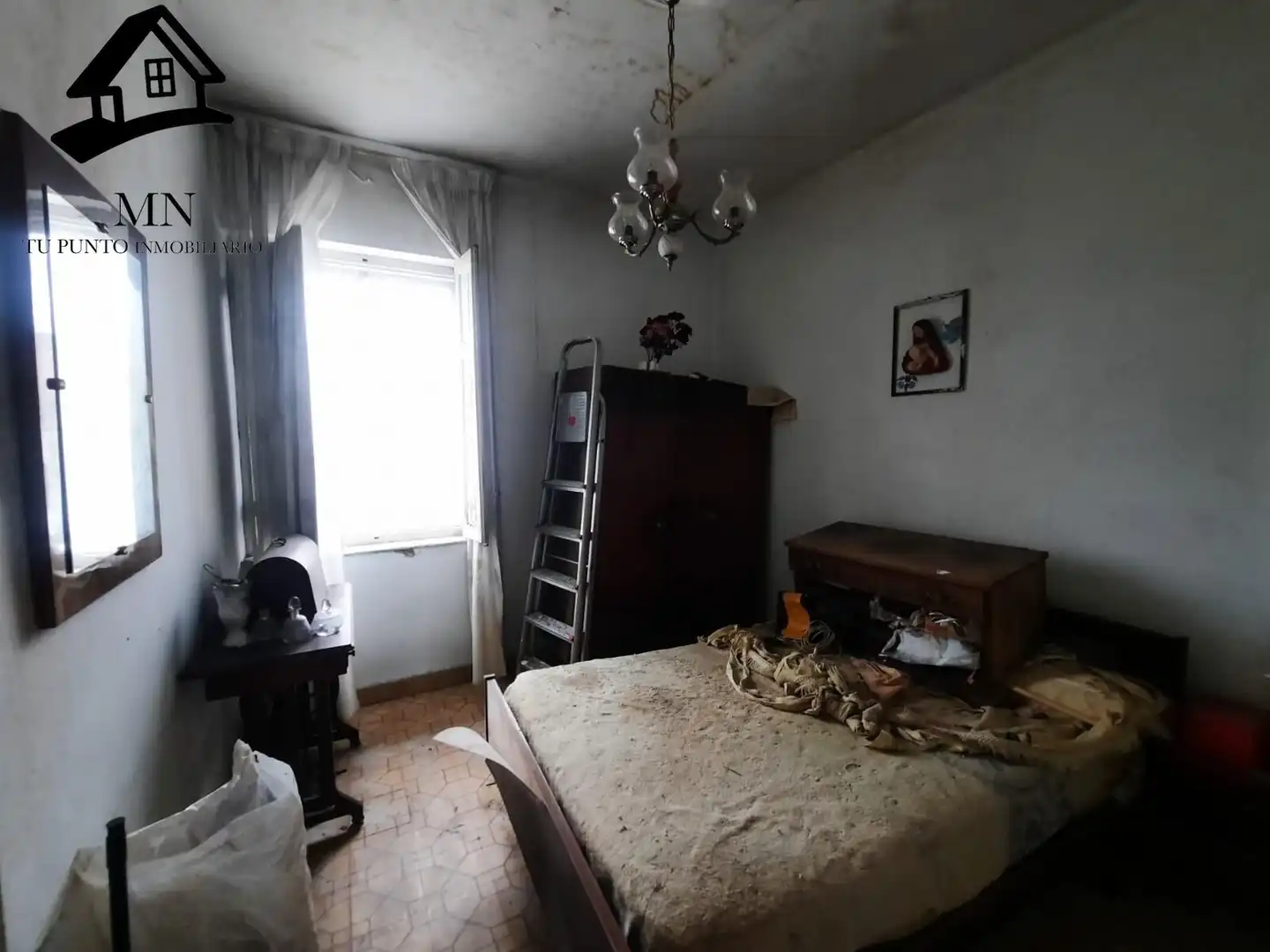 Dormitori de Casa o xalet en venda en Torrelavega  amb Jardí privat