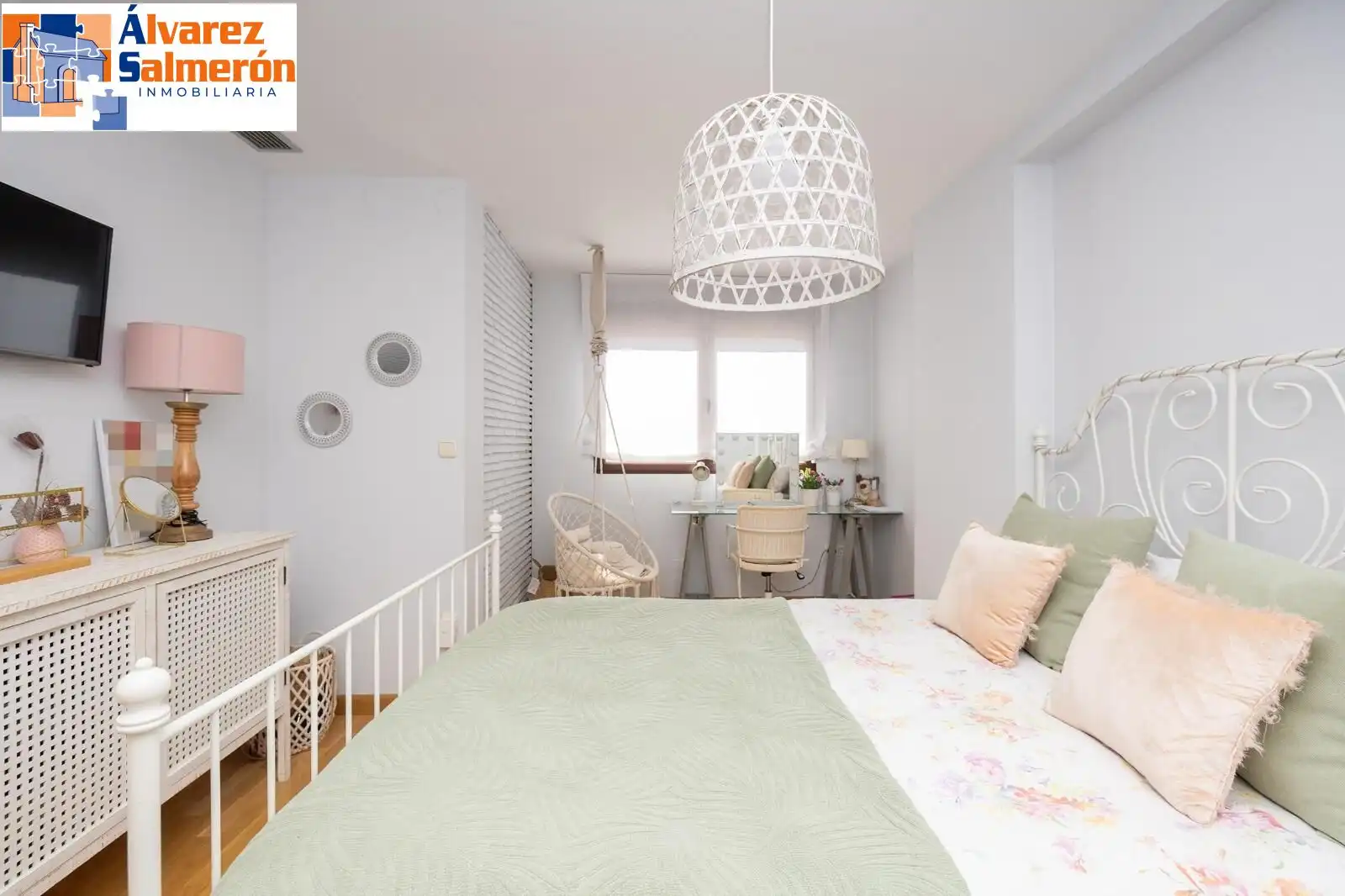 Habitación de Casa adosada en venta en Granada con Aire acondicionado, Calefacción y Terraza