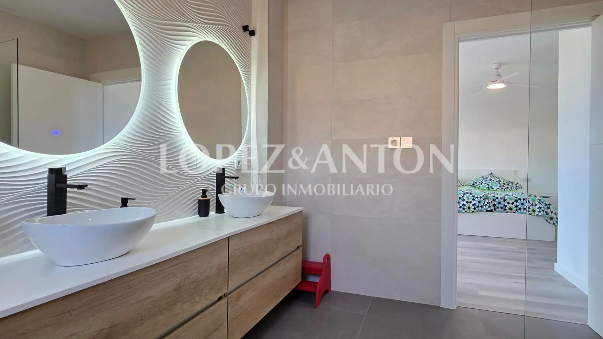 Badezimmer von Haus oder Chalet zum Verkauf in L'Eliana mit Klimaanlage, Heizung und Privatgarten