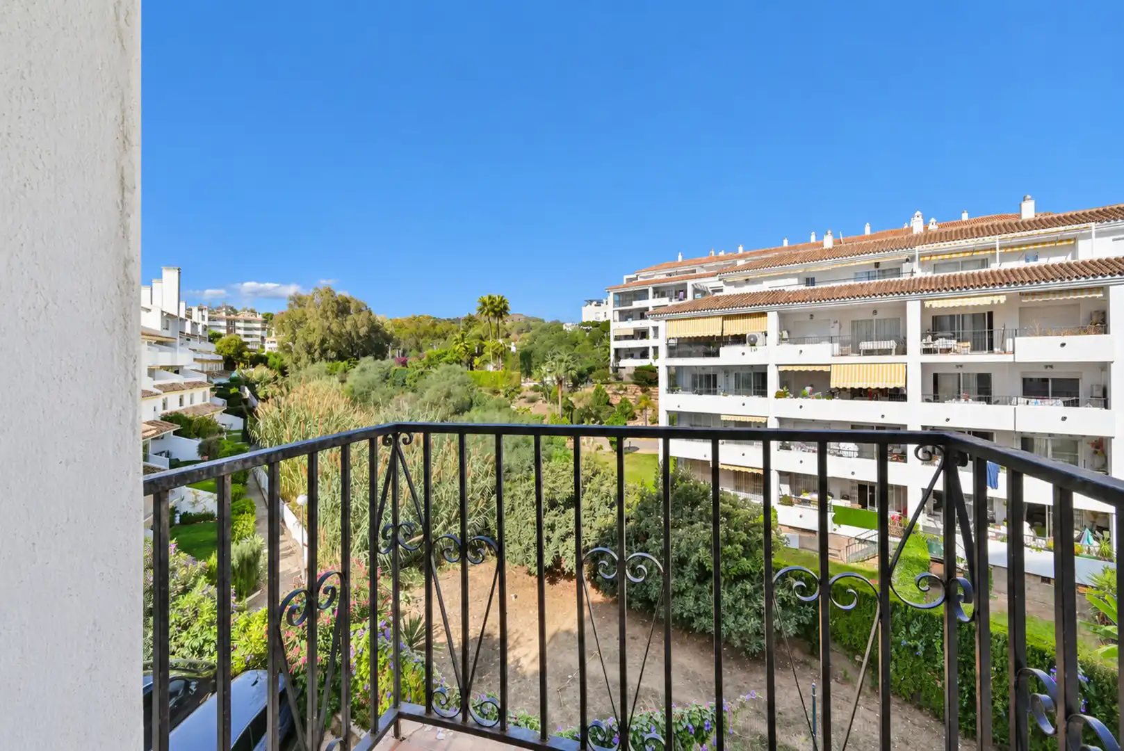 Vista exterior de Apartamento en venta en Calahonda 