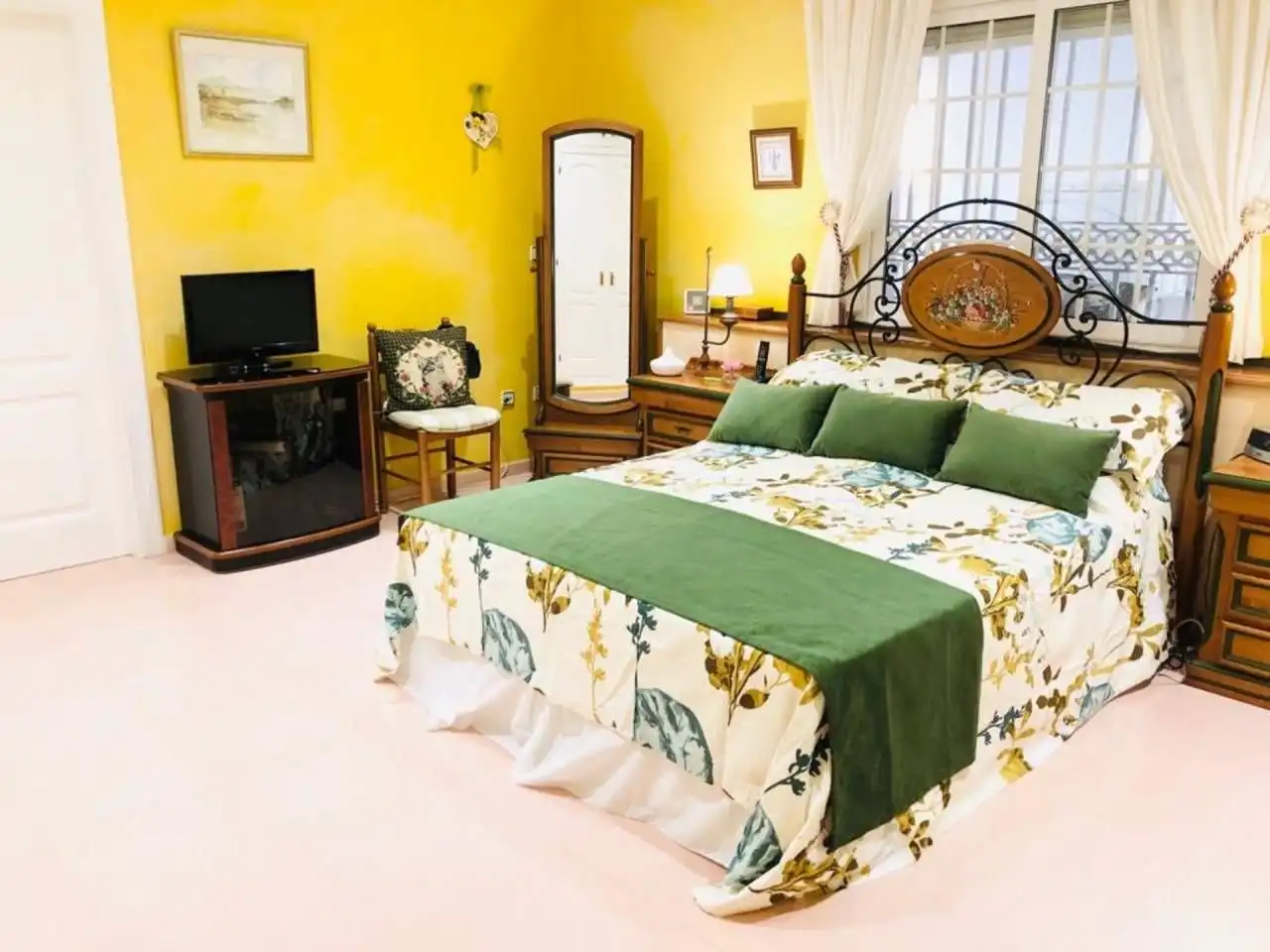 Dormitori de Casa o xalet en venda en Orihuela amb Aire condicionat, Calefacció i Jardí privat