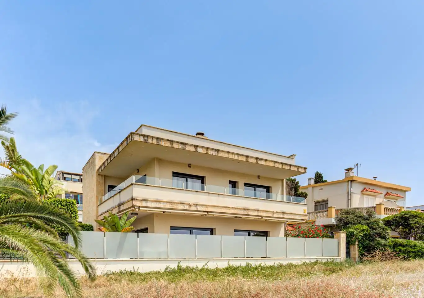 Außenansicht von Haus oder Chalet zum Verkauf in Castelldefels mit Klimaanlage, Heizung und Privatgarten