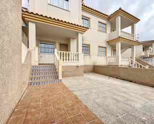Vista exterior de Planta baixa de lloguer en Castalla amb Jardí privat, Terrassa i Piscina comunitària