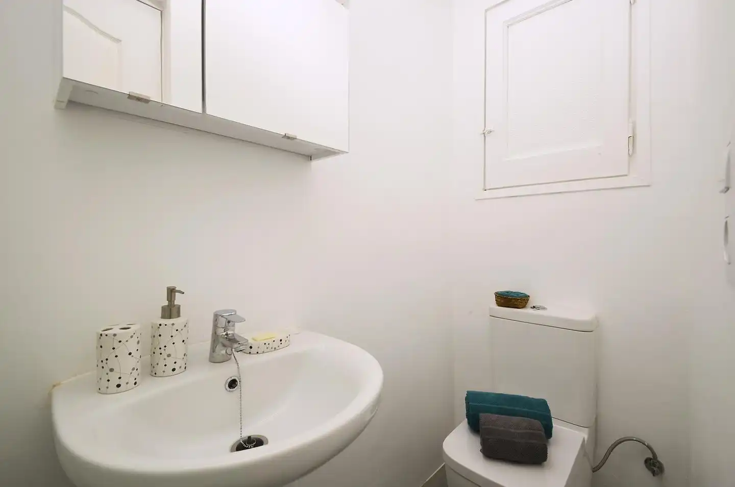 Bathroom of Ground floor for sale in Barcelona  with Alarm