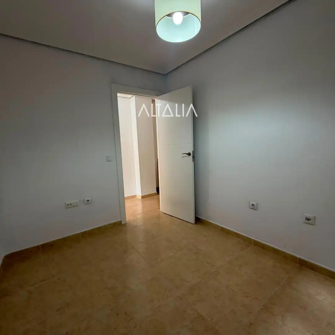 Habitación de Piso en venta en Cuenca con Terraza, Trastero y Balcón