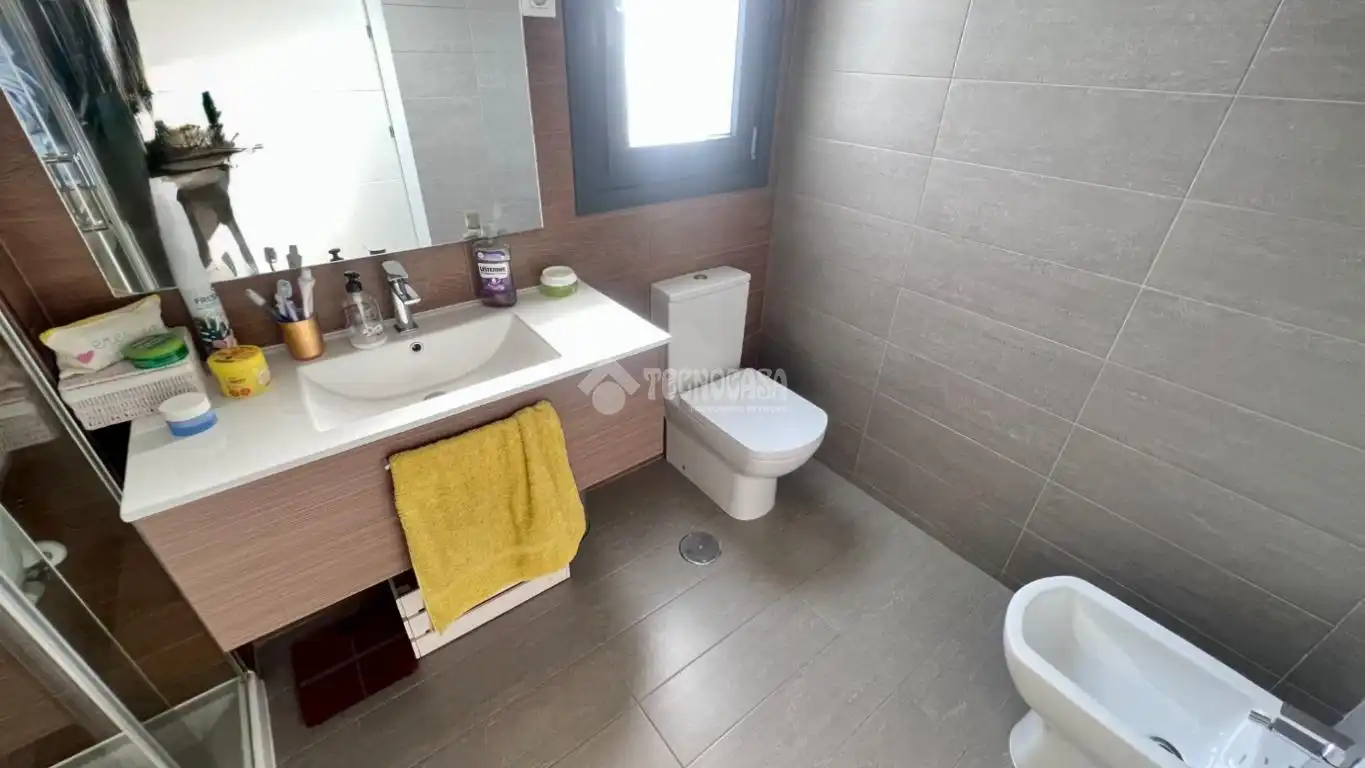 Baño de Piso en venta en Alcalá de Henares con Terraza
