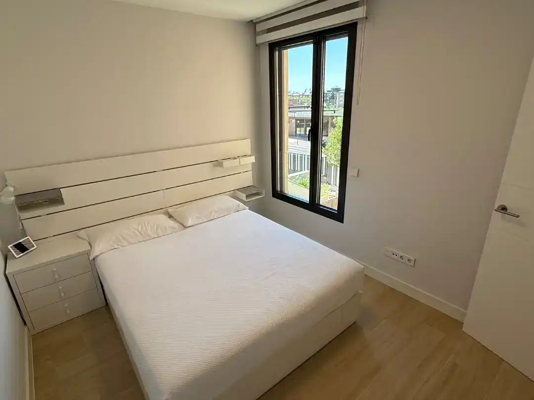 Dormitori de Pis en venda en Majadahonda amb Aire condicionat, Piscina i Balcó