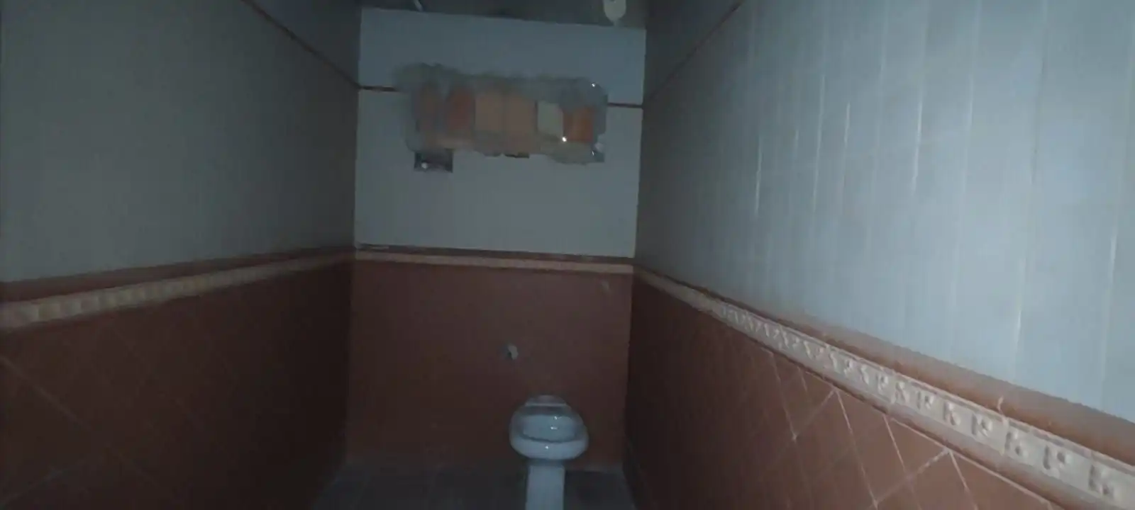 Badezimmer von Geschaftsraum zum Verkauf in El Carpio