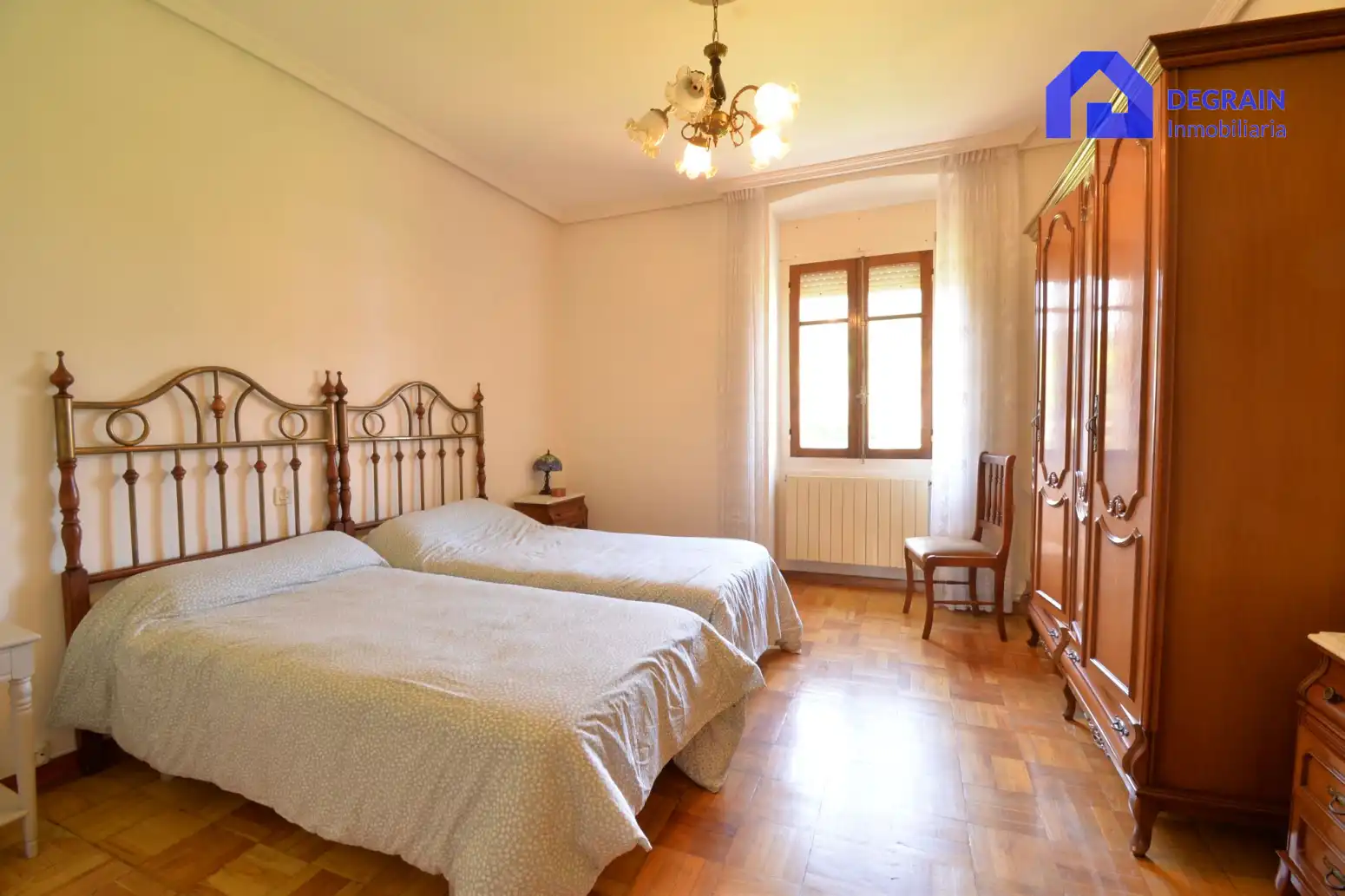 Habitación de Casa o chalet en venta en Salas con Calefacción, Terraza y Trastero