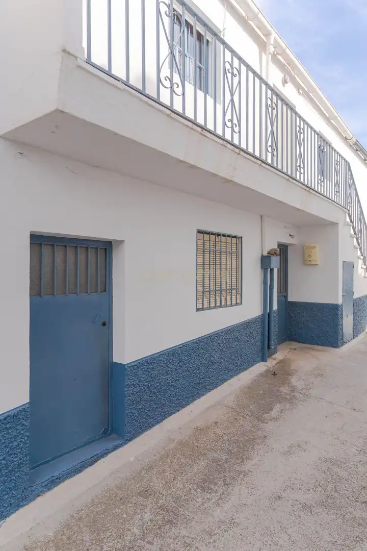 Vista exterior de Casa adosada en venta en Albuñol con Trastero, Microondas y Balcón