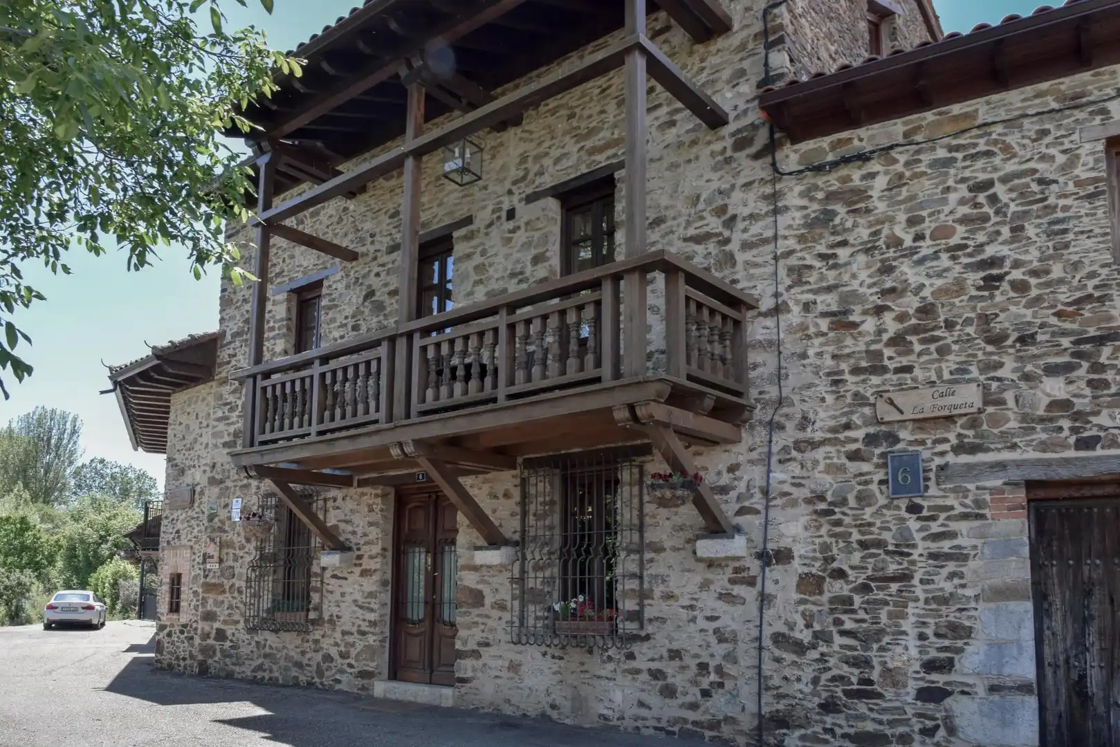 Vista exterior de Edifici en venda en Santa María de Ordás