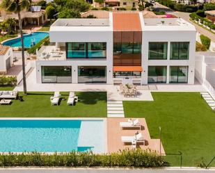 Exterior view of House or chalet for sale in Estepona  with Air Conditioner and Swimming Pool