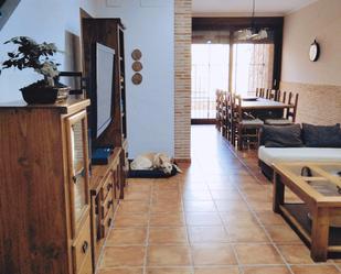 Sala d'estar de Casa o xalet en venda en Benetússer amb Aire condicionat, Piscina i Forn