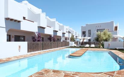 Vista exterior de Casa o xalet en venda en Pilar de la Horadada amb Terrassa