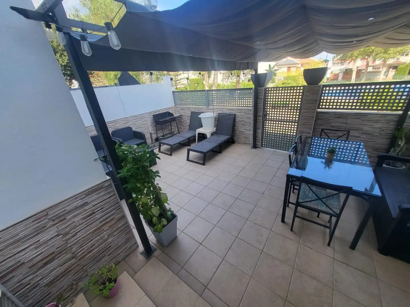 Terrassa de Casa adosada en venda en Alhaurín de la Torre amb Aire condicionat, Jardí privat i Terrassa