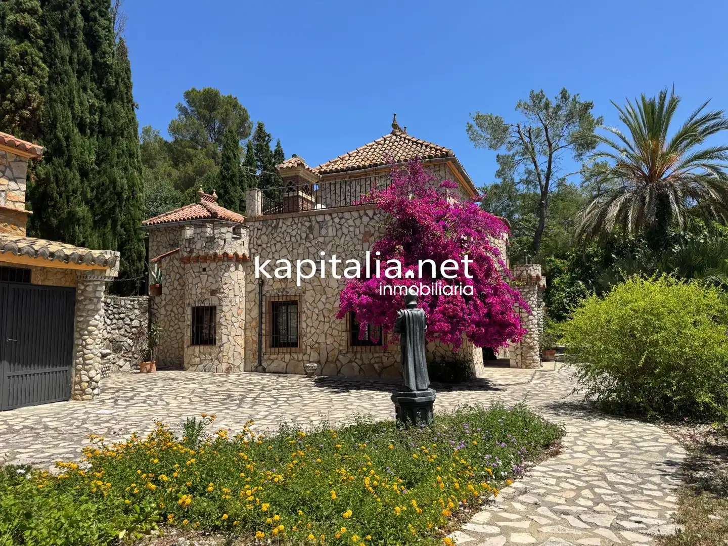 Vista exterior de Casa o xalet en venda en Xàtiva amb Calefacció, Jardí privat i Terrassa