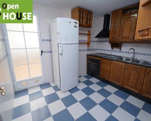 Kitchen of Flat to rent in La Zubia  with Furnished, Oven and Washing machine