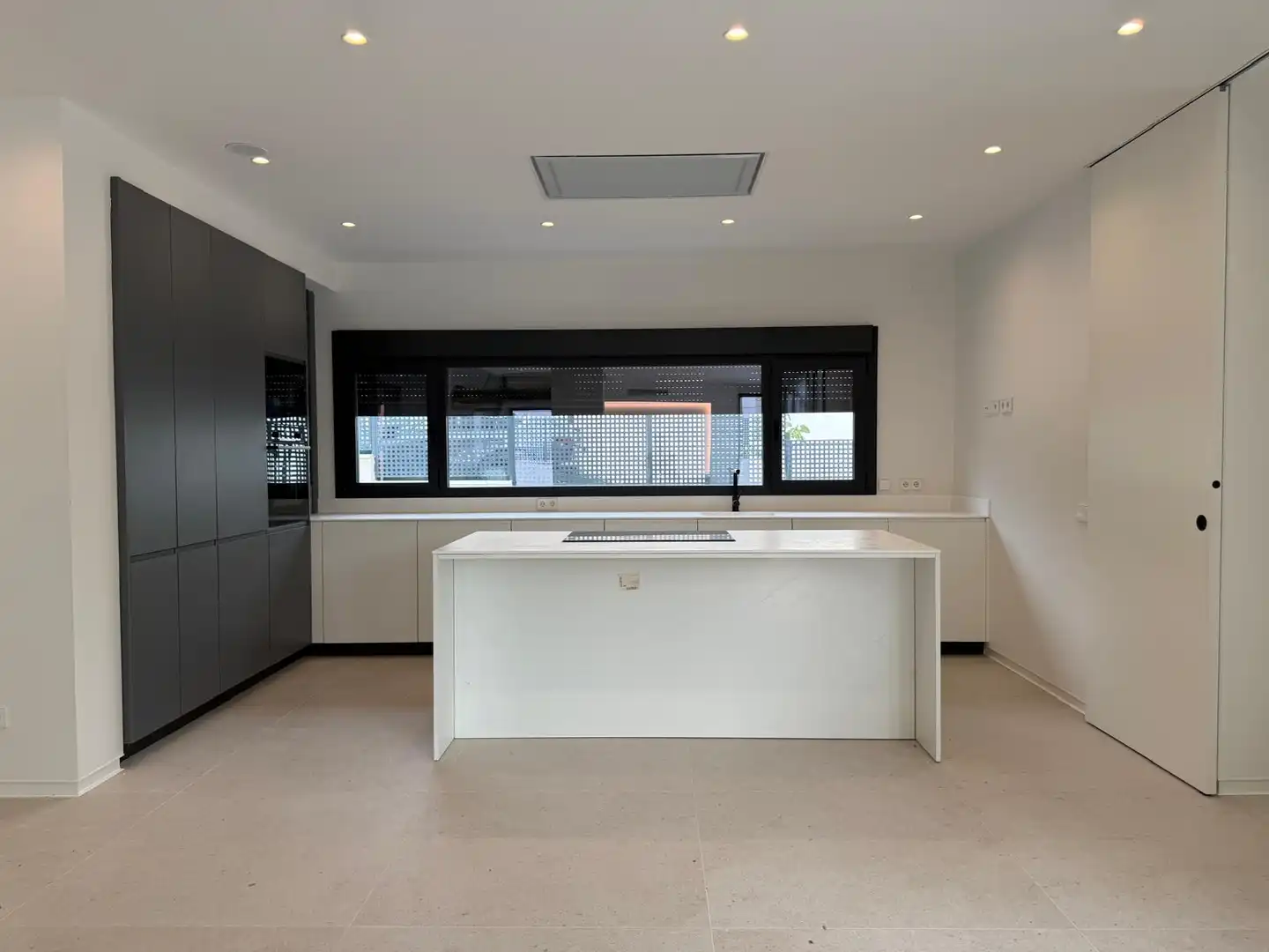 Detached house with pool for sale in Casco Antiguo, imagen 7