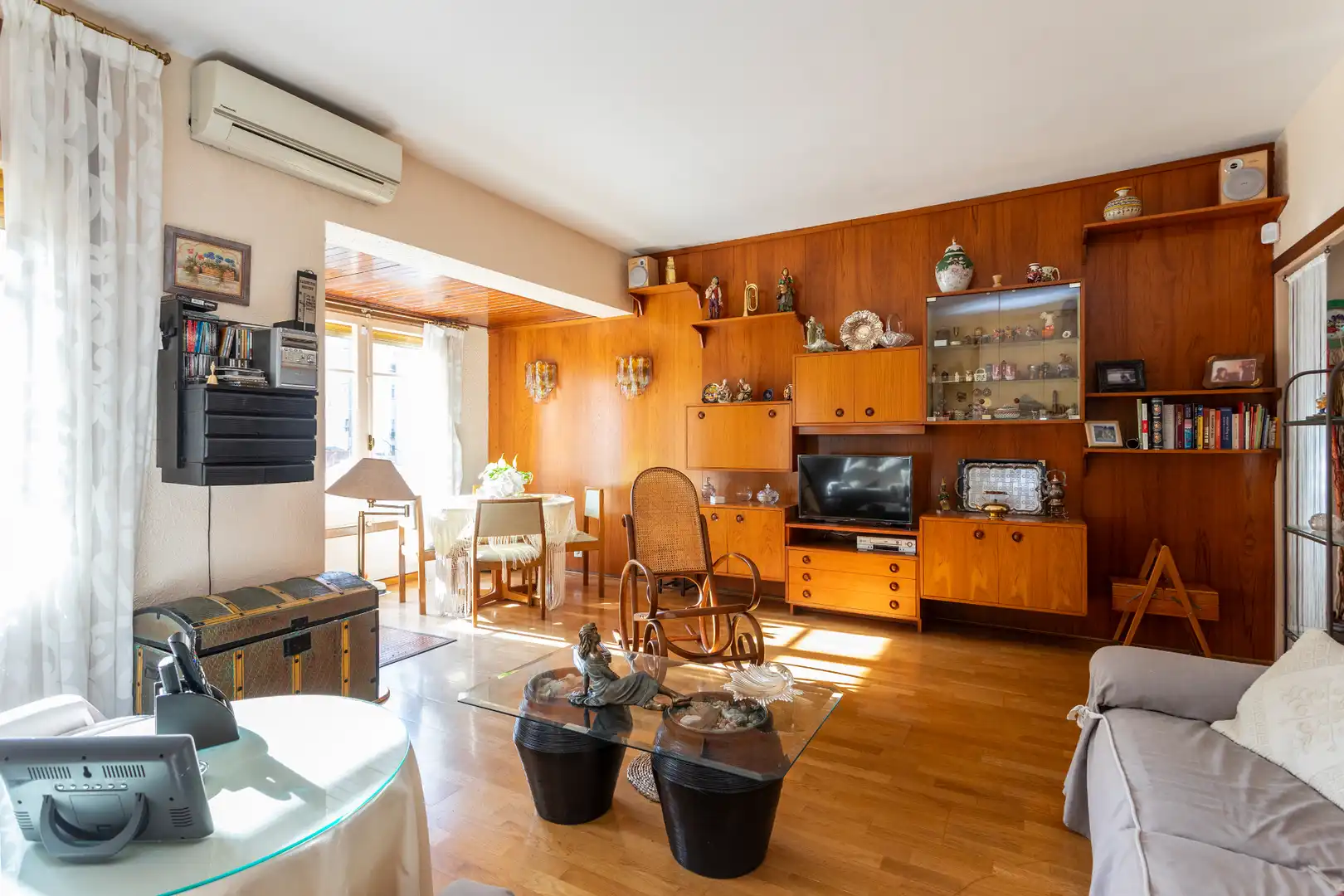 Sala d'estar de Pis en venda en Barcelona amb Aire condicionat, Parquet i Balcó