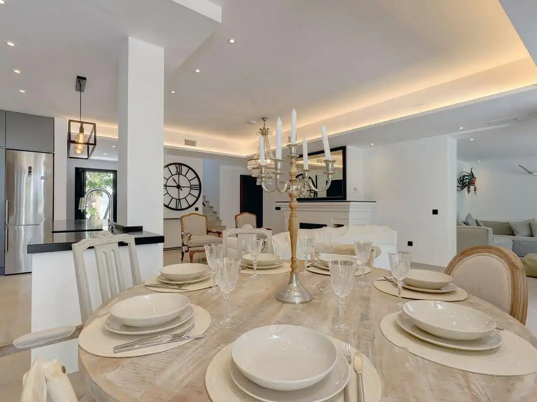 Esszimmer von Haus oder Chalet zur Miete in Marbella mit Klimaanlage, Privatgarten und Terrasse