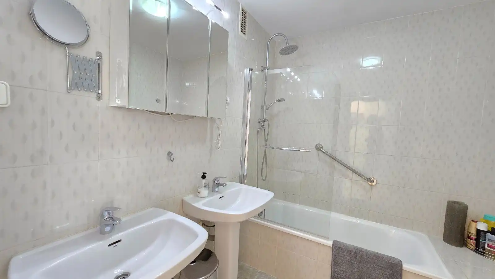 Baño de Piso en venta en Benalmádena con Aire acondicionado, Calefacción y Terraza
