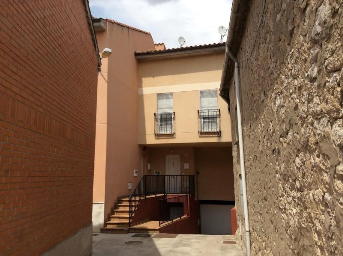 Exterior view of Garage for sale in Villagonzalo Pedernales