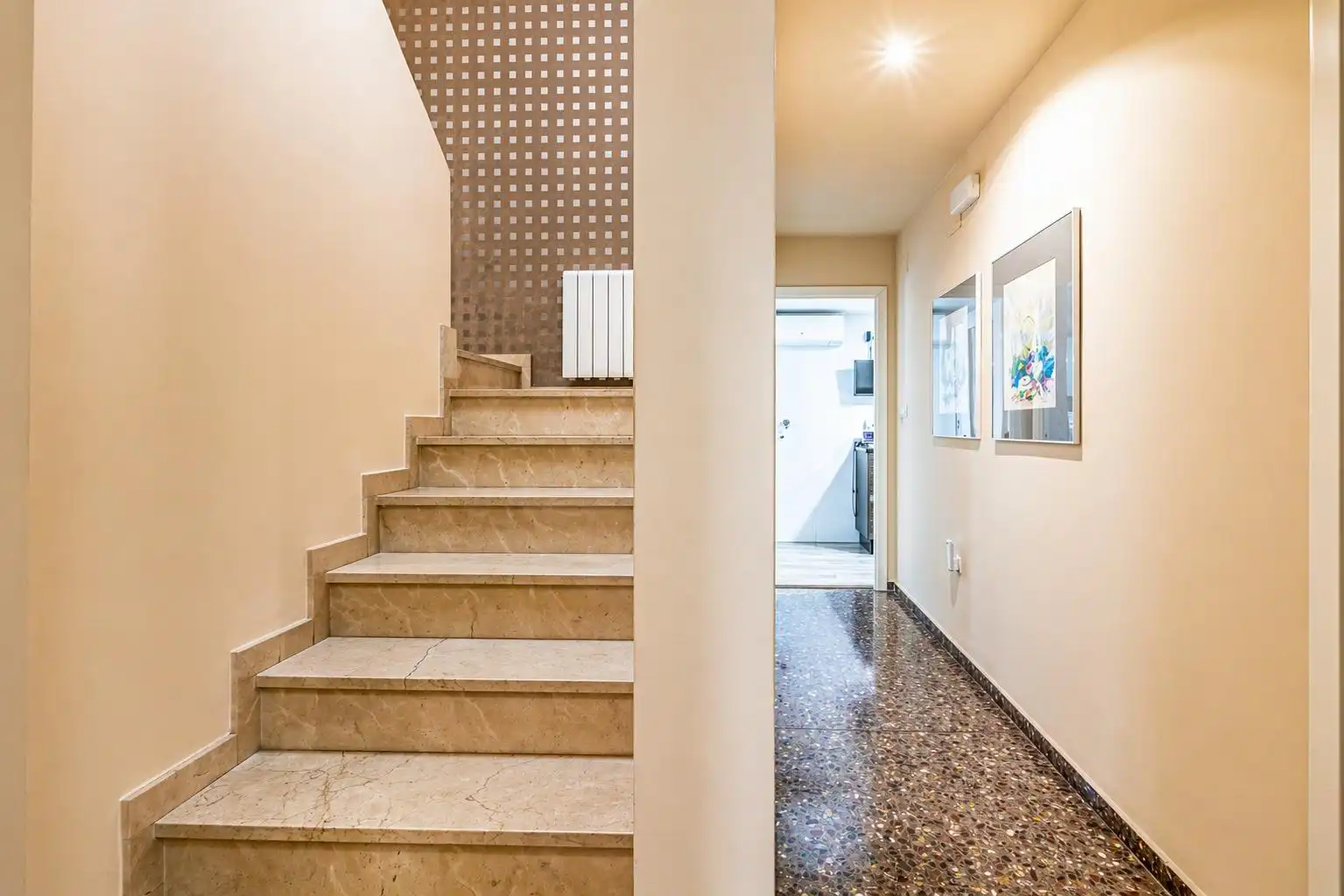 Casa adosada en venta en Carlet con Aire acondicionado, Trastero y Alarma