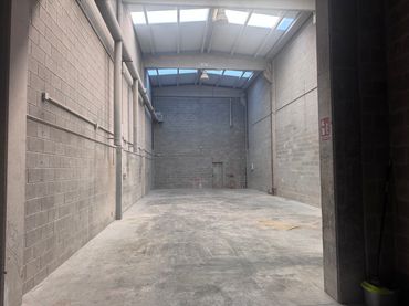 Industrial building to rent in O Milladoiro